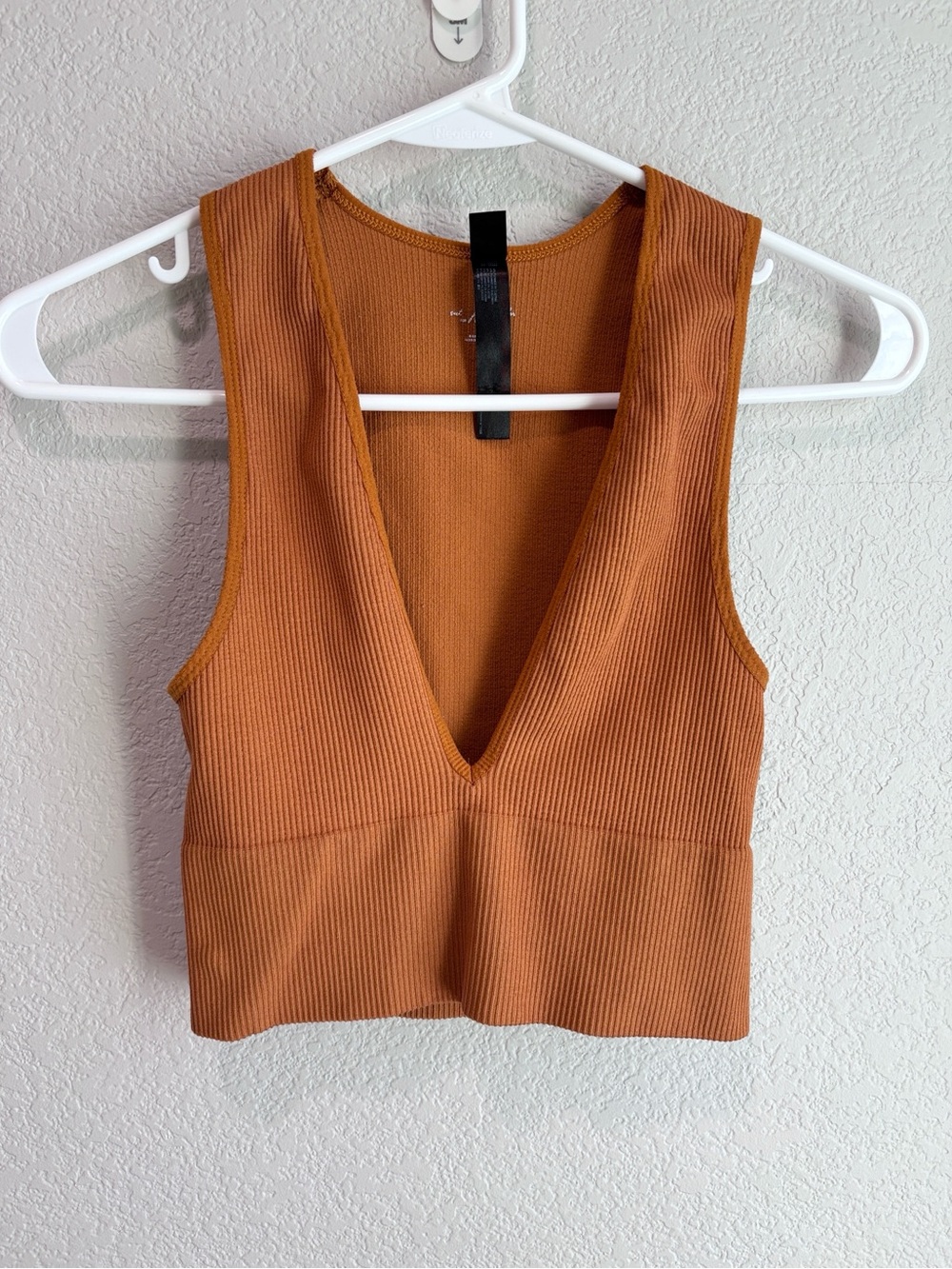 Urban Outfitters Josie Ribbed Brown V-Neck Vest Crop Top Tank Top Size Medium
